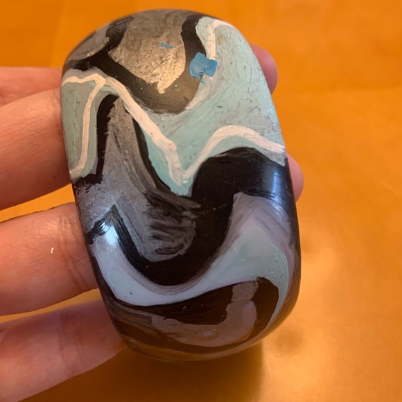 One of a kind, hand painted chunky bracelet. - Picture 5 of 9